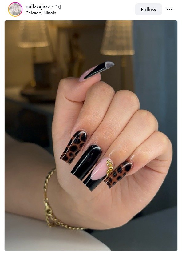 Minimalist Line Art for Short Nails