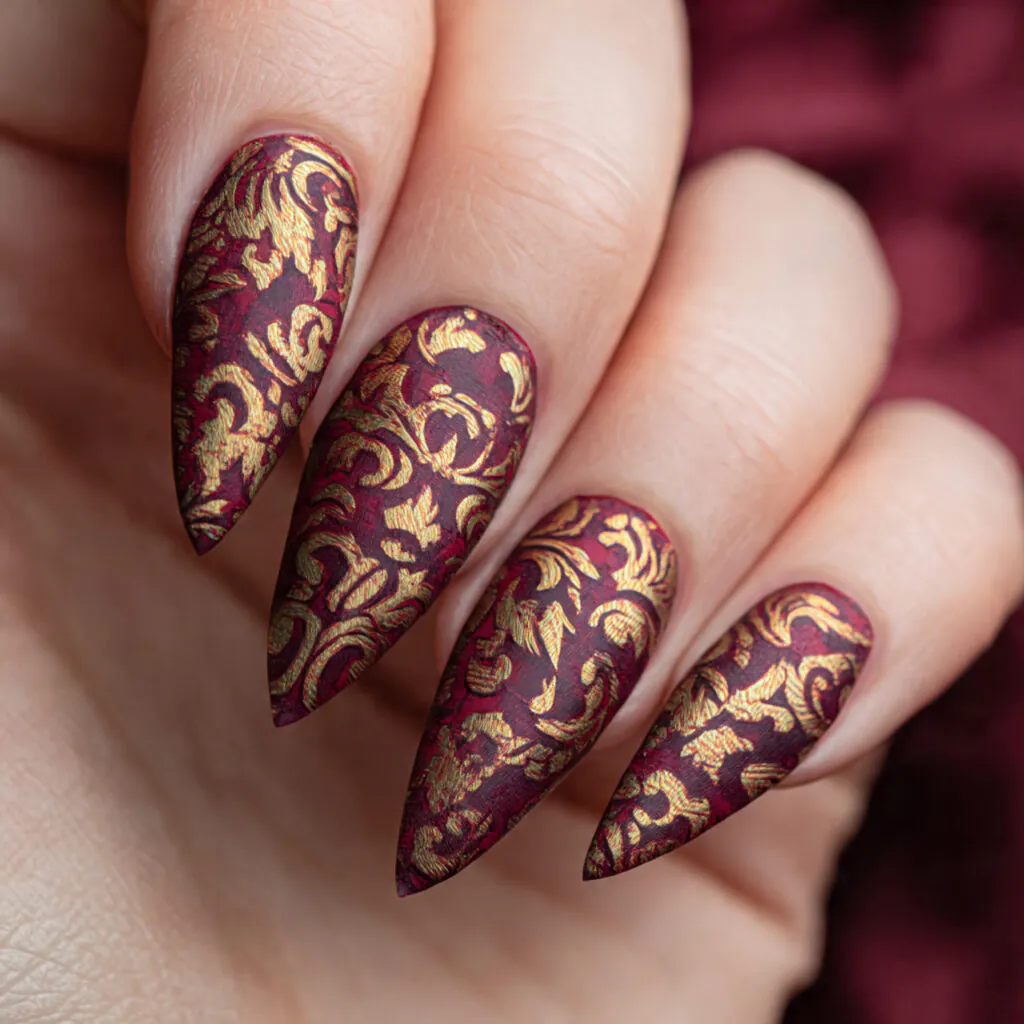 Vintage Damask Print Elegance